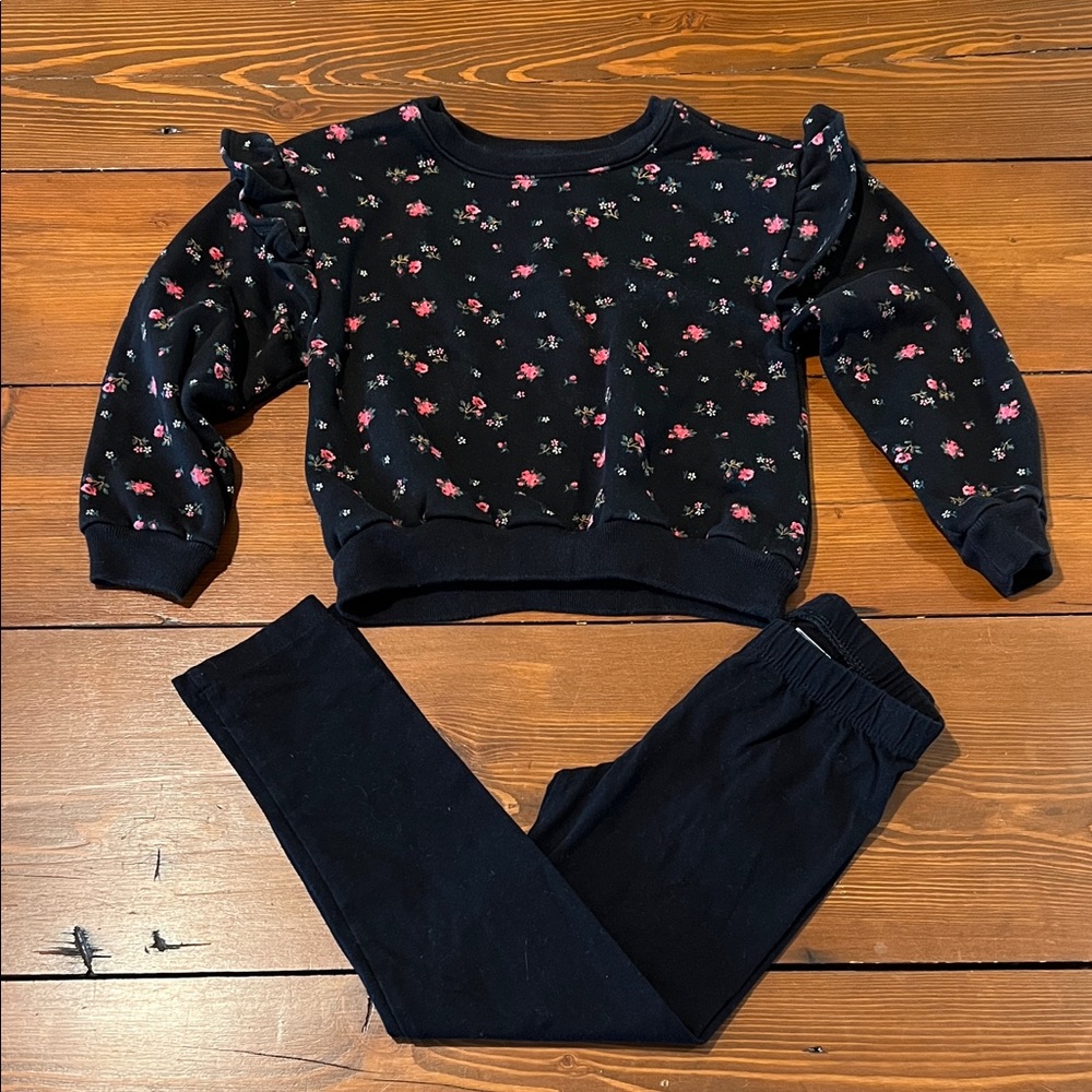Little Girls Size 5 - Gap - Sweater & Leggings Set Rosette Black